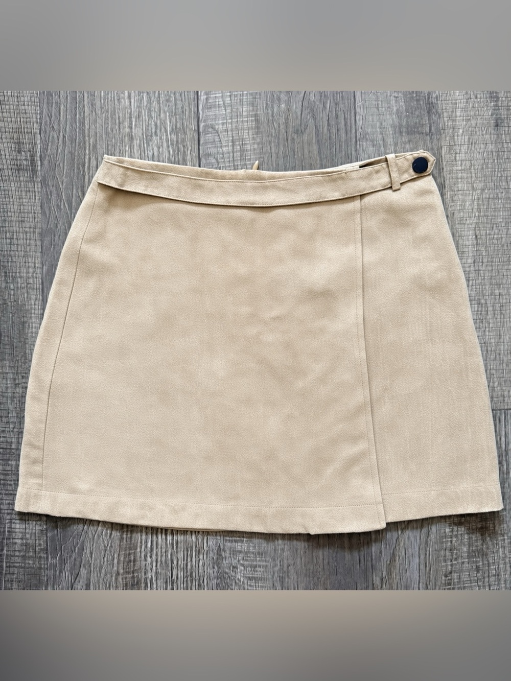 NWT BCBGeneration faux suede mini skirt
Size 8 — Dark Camel